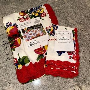 NWT April Cornell Tablecloth 60 X 60 Fruit Basket Pattern Cotton With Napkin Set